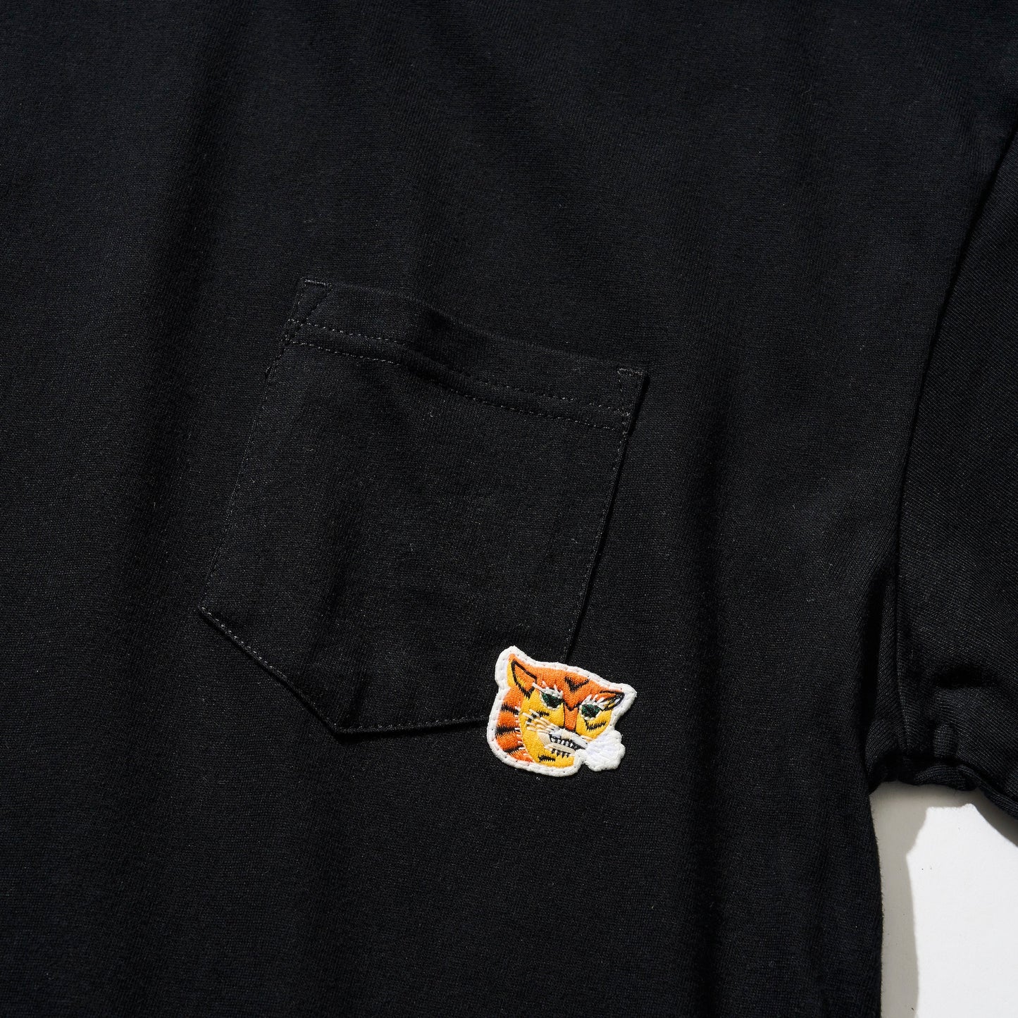 スタンダード Tシャツ / ブラック